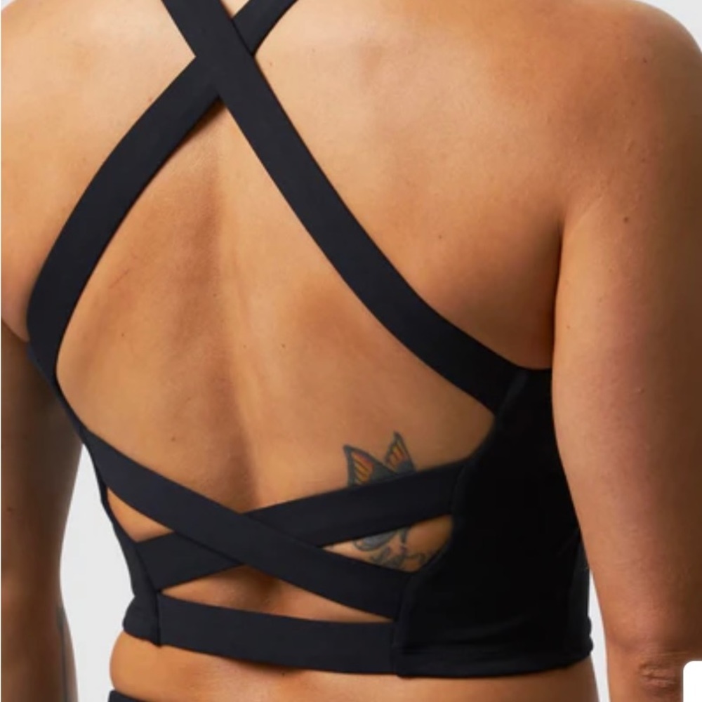 Born Primitive Balance Sport Bra
Black
Small
Pads included